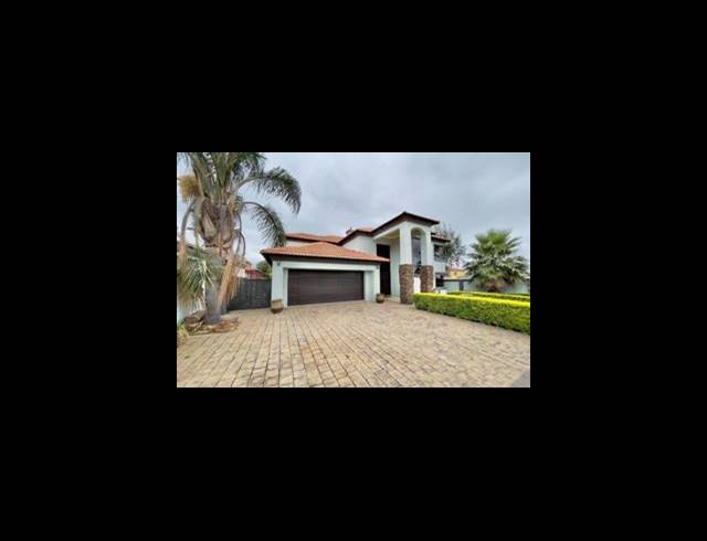 5 BEDROOM HOUSE FOR SALE IN THE ORCHARDS